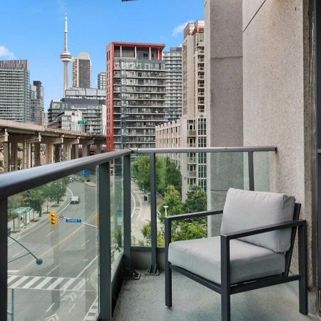 Cn Tower View With Free Parking, Pool, & More Amenities Toronto Ngoại thất bức ảnh